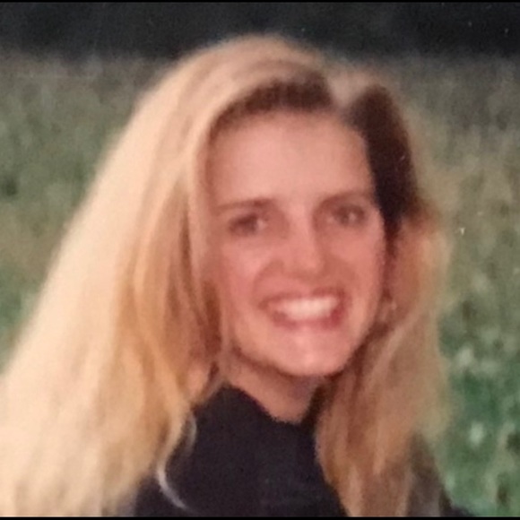 Meet your Posher, Carrie - Picture 2 of 2